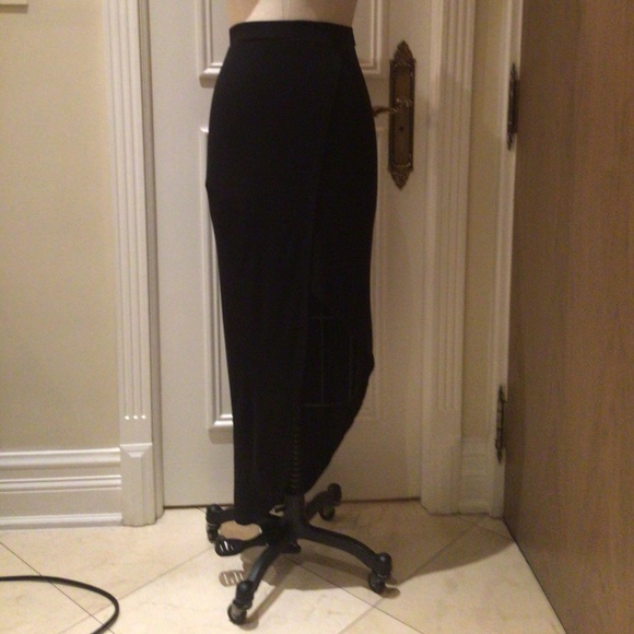 BCBG MaxAzria Long Asymmetrical skirt side slit - Picture 1 of 2